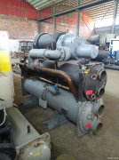 上海专业回收中央空调，回收制冷量500万大卡螺杆式冷水机组